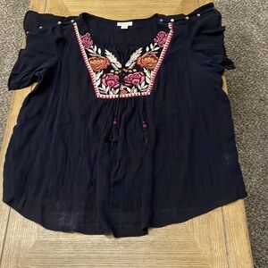 Style & Co Back Gauze top with Embroidery at yoke Size 3x